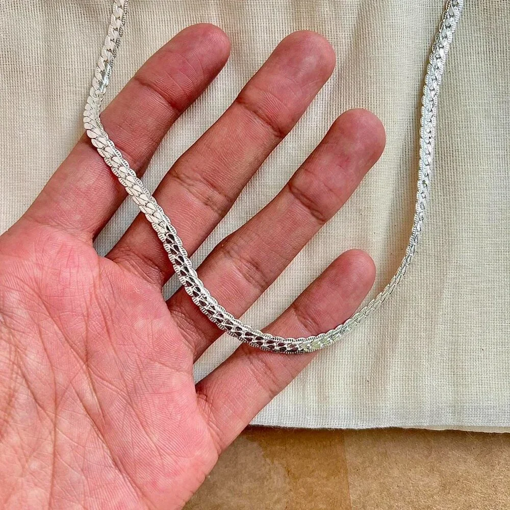 y2k 2000s vintage style silver cuban link chain necklace